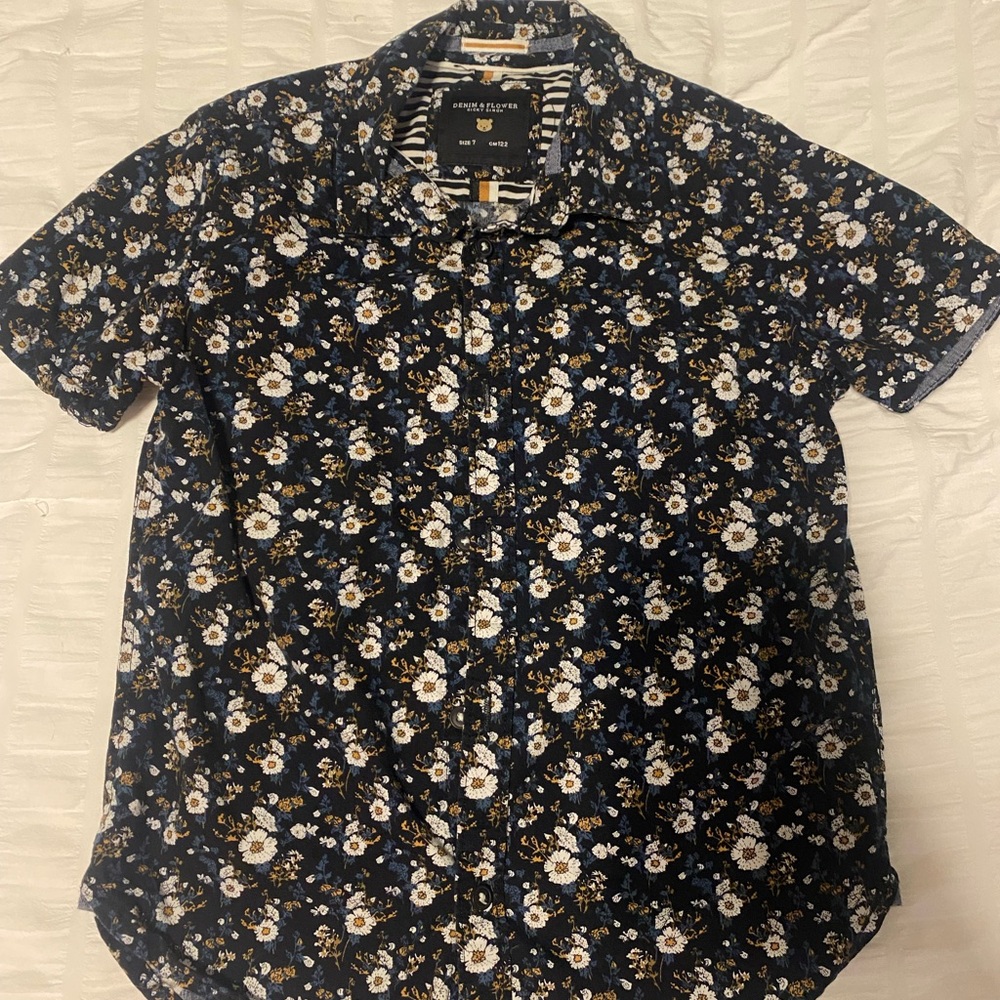 (3/$20) Denim & Flower Black and White Floral Button Down Shirt